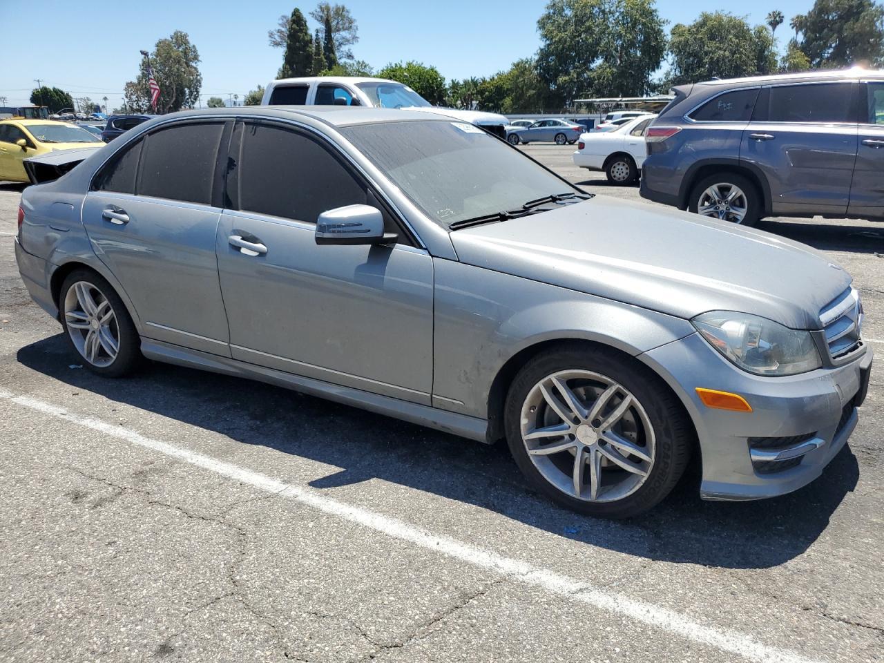 2013 Mercedes-Benz C 250 - Фото 4