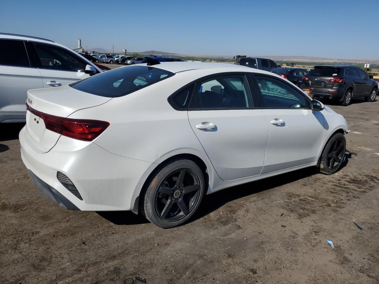 2024 Kia Forte Lx - Фото 3