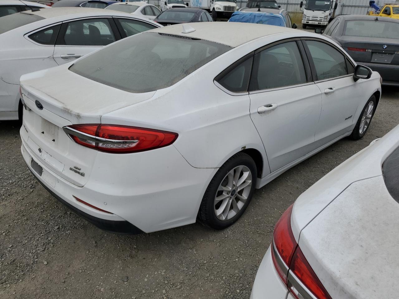 2019 Ford Fusion Se - Фото 3
