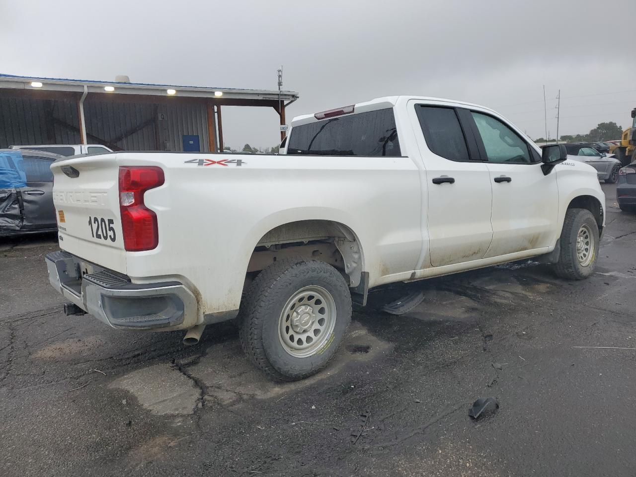 2023 Chevrolet Silverado K1500 - Фото 3