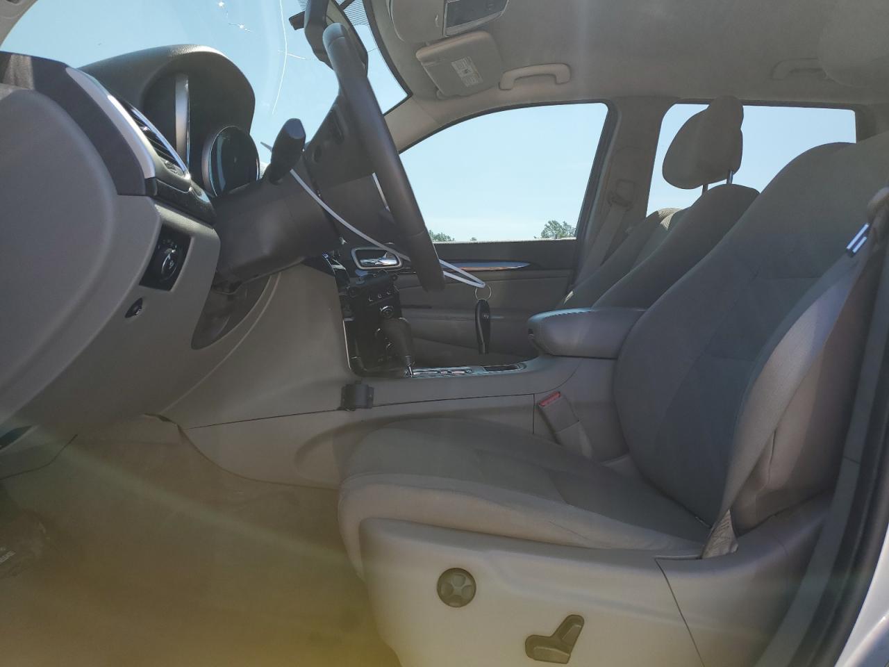 2013 Jeep Grand Cherokee Laredo - Image 7