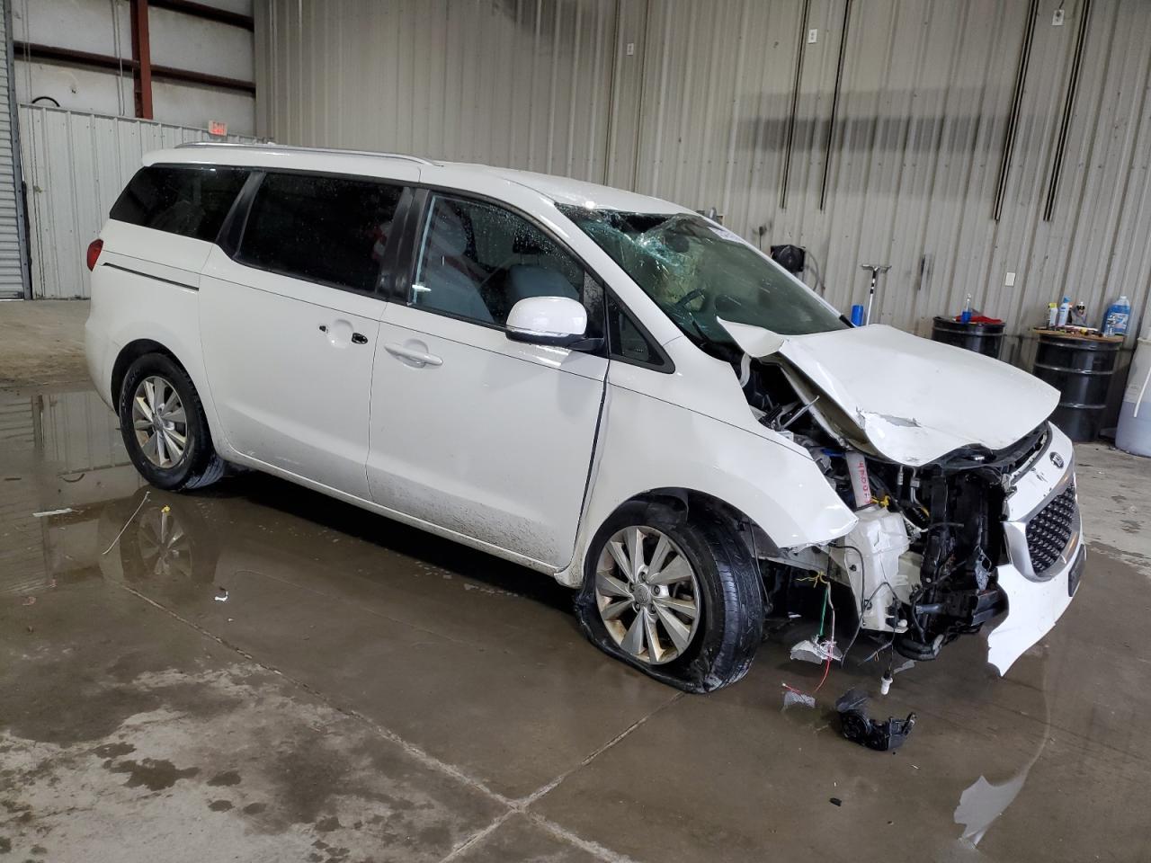 2016 Kia Sedona Lx - Image 4