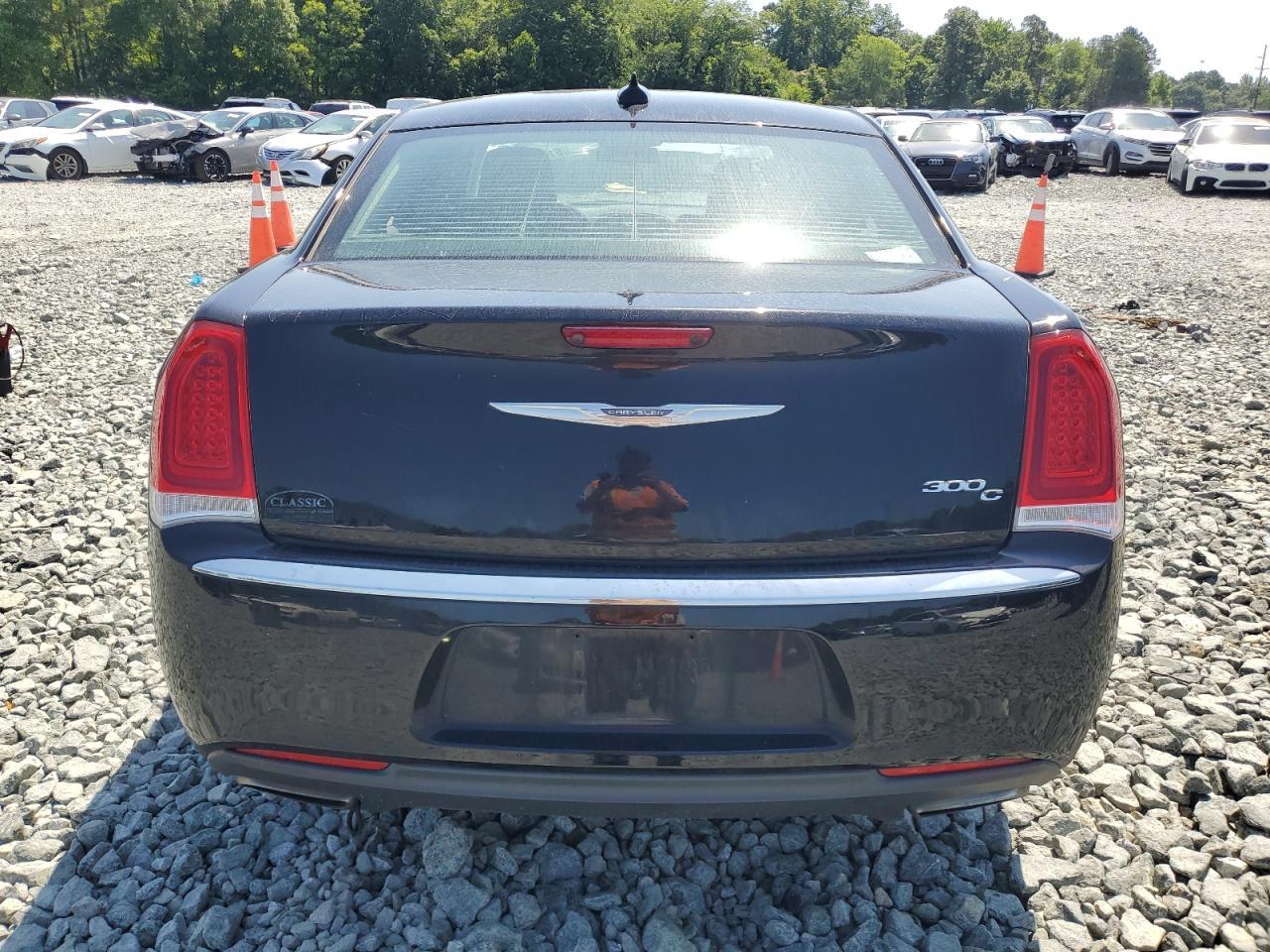 2016 Chrysler 300C - Image 6