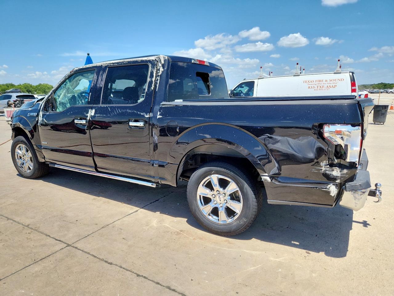 2015 Ford F150 Supercrew - Фото 2