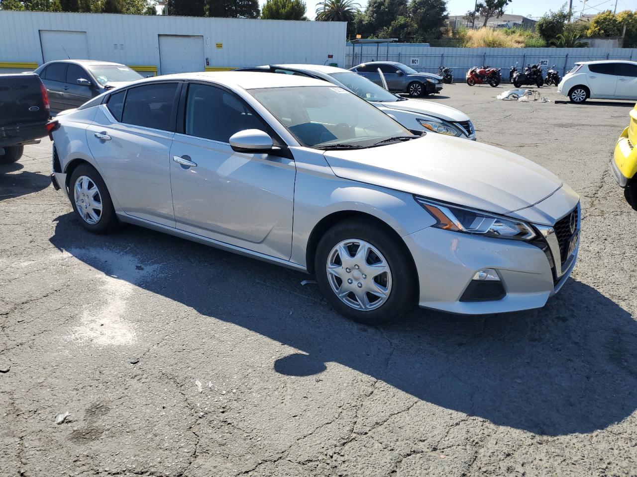 2020 Nissan Altima S - Image 4
