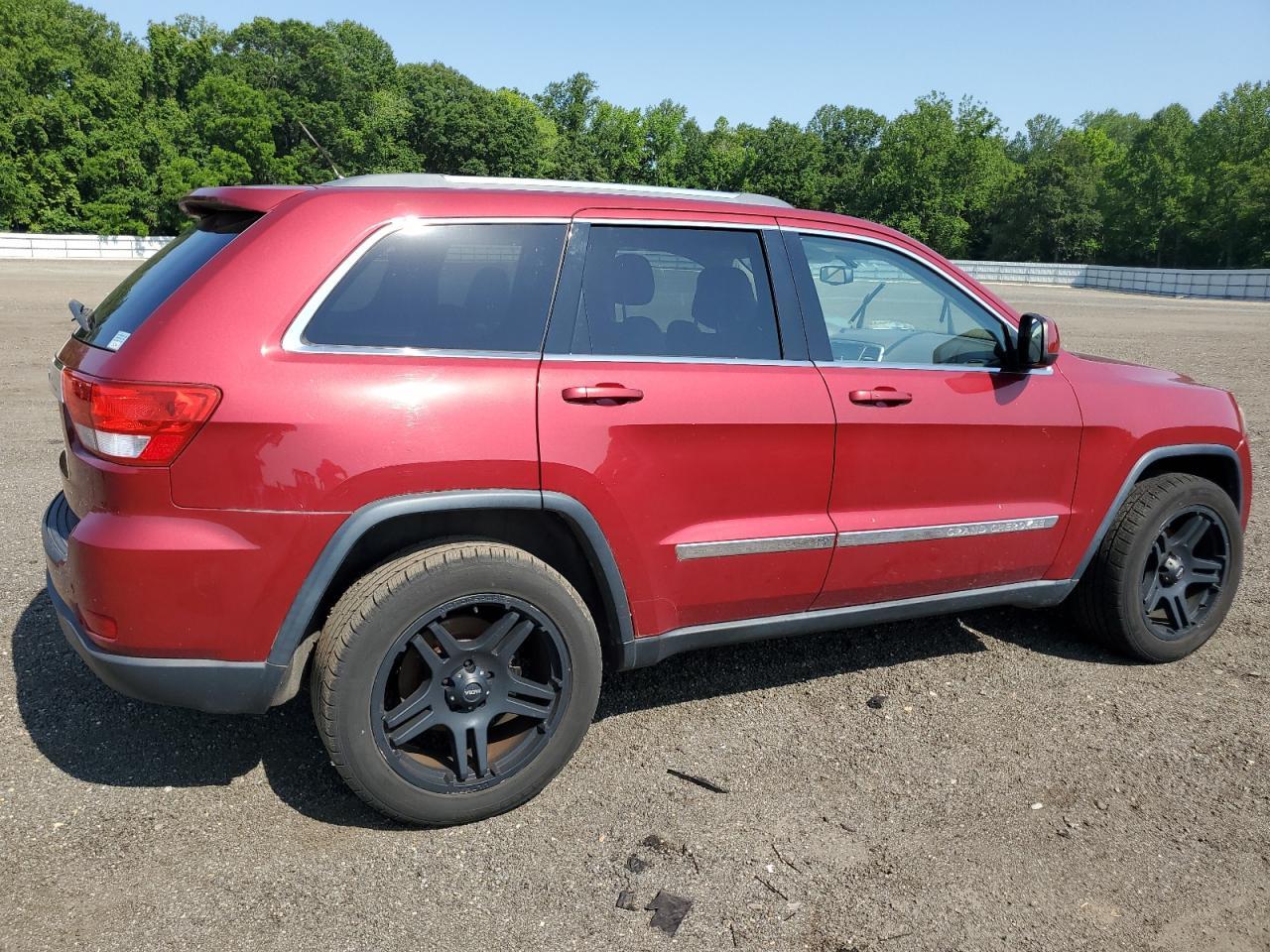 2013 Jeep Grand Cherokee Laredo - Image 3