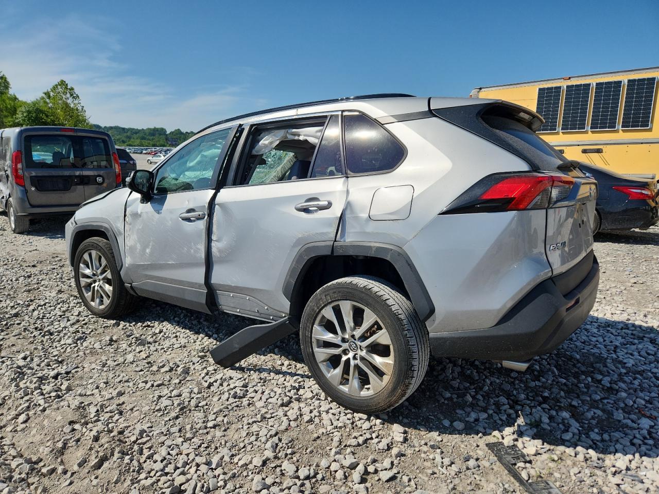 2021 Toyota Rav4 Xle Premium - Фото 2