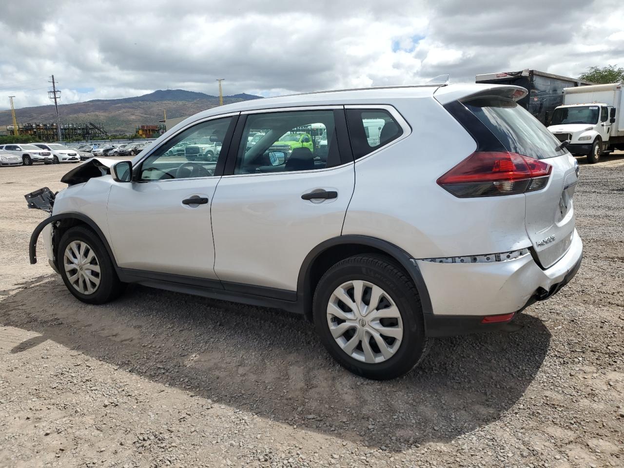 2019 Nissan Rogue S - Фото 2