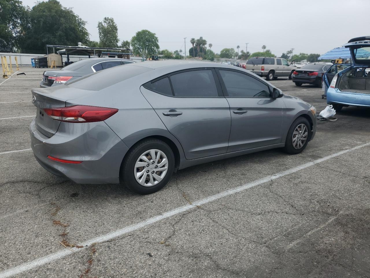 2018 Hyundai Elantra Se - Image 3