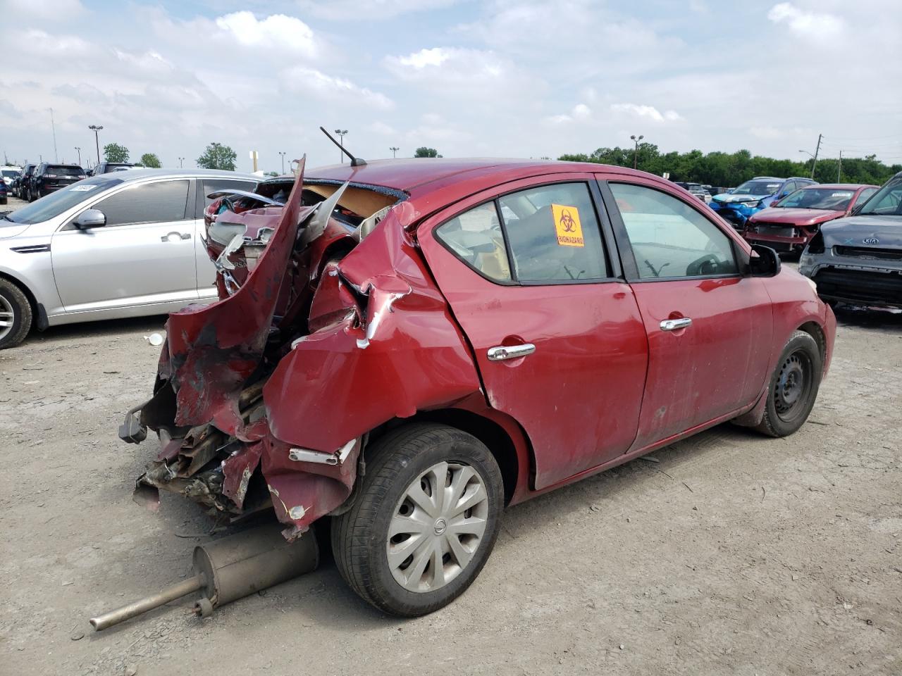 2014 Nissan Versa S - Фото 3
