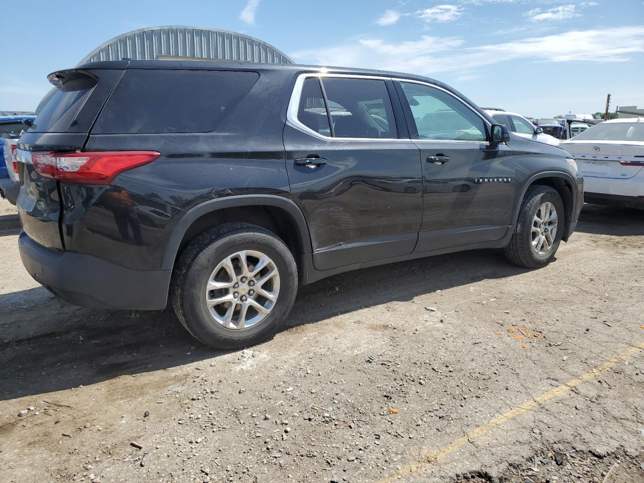 2019 Chevrolet Traverse Ls - Image 3