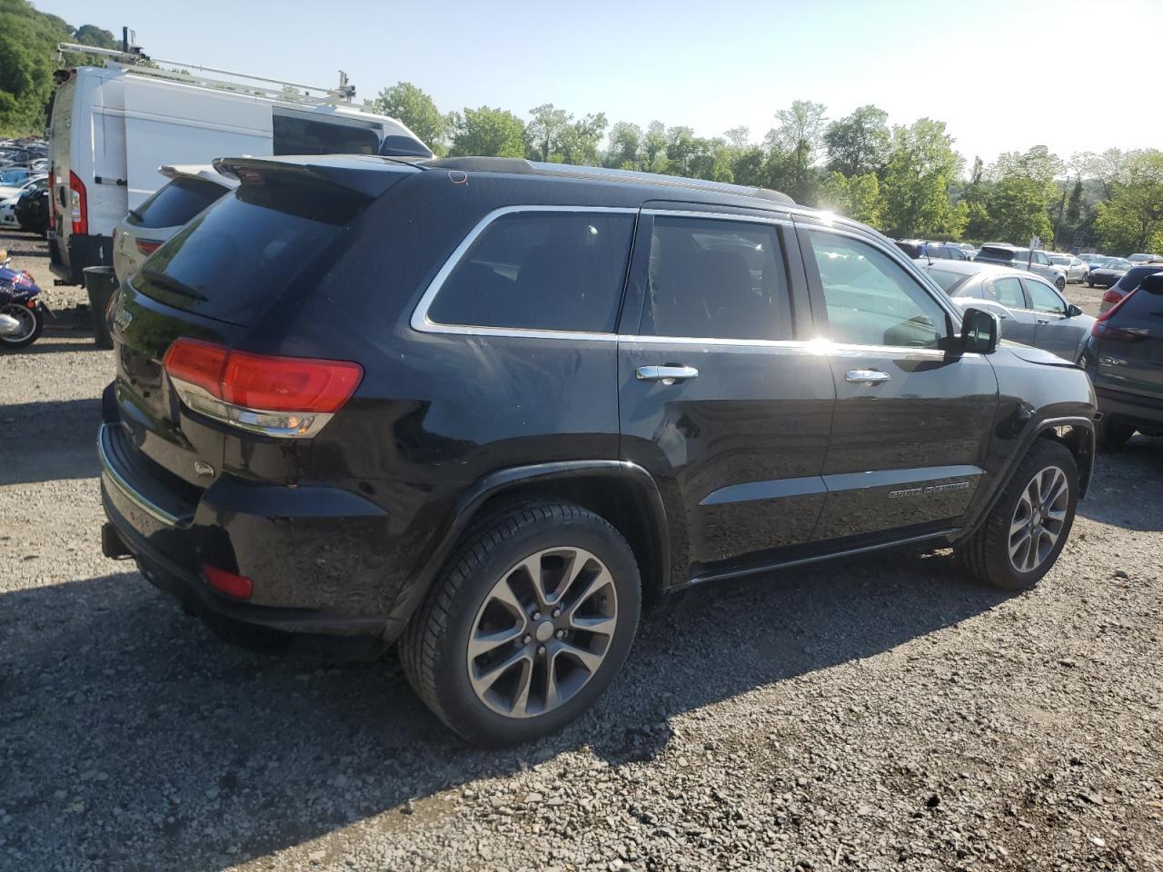2017 Jeep Grand Cherokee Overland - Image 3