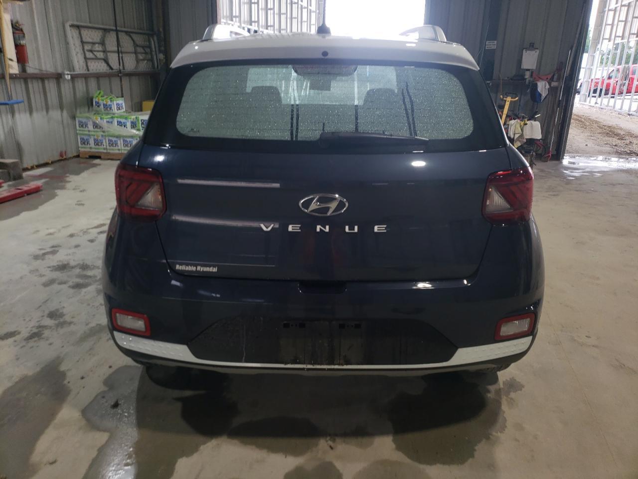 2024 Hyundai Venue Sel - Image 6