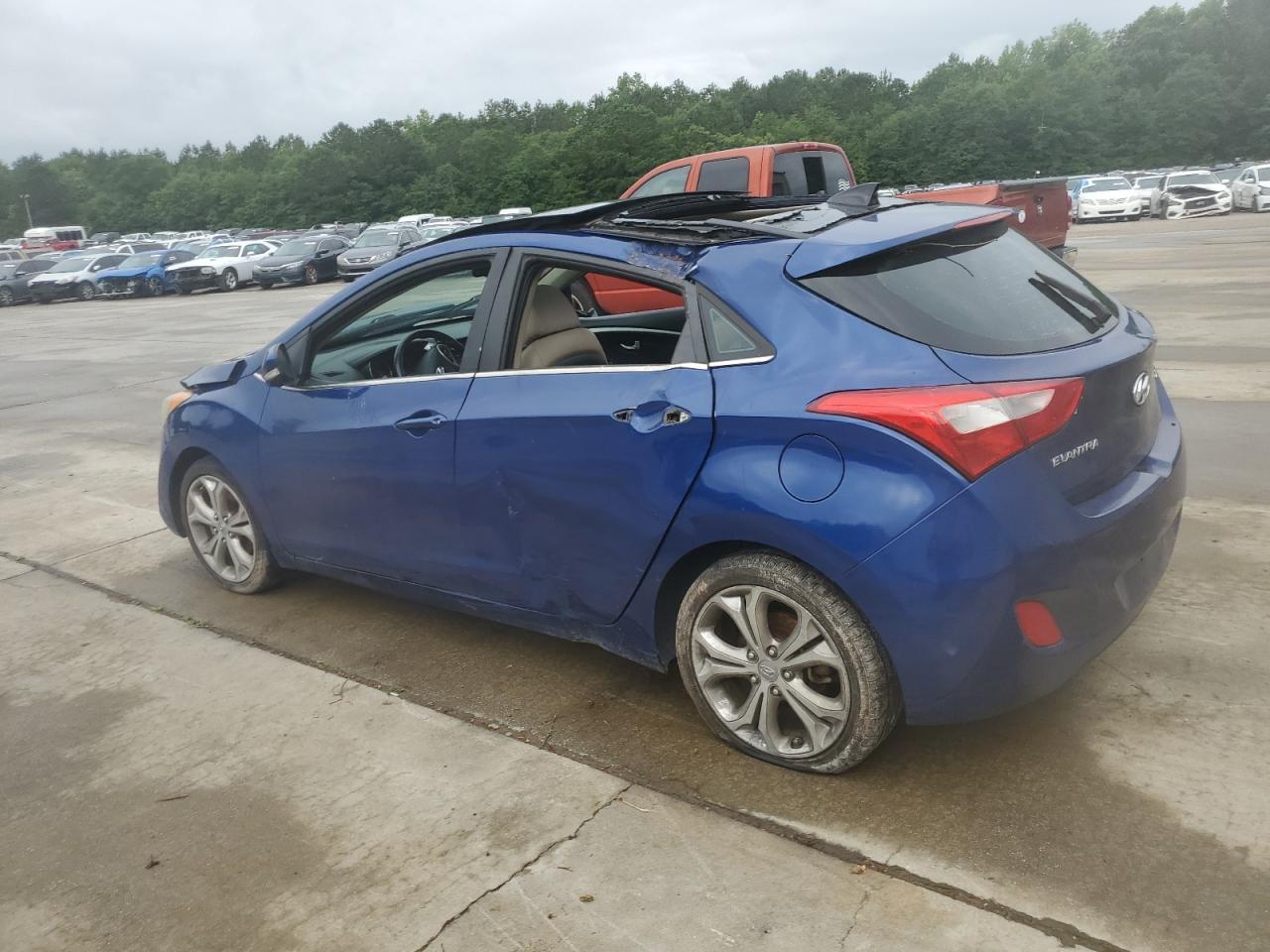 2013 Hyundai Elantra Gt - Image 2