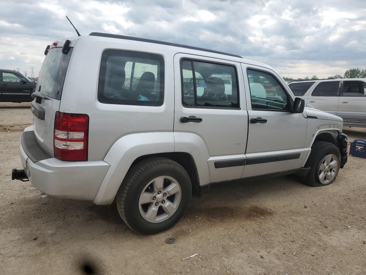 2012 Jeep Liberty Sport - Фото 3