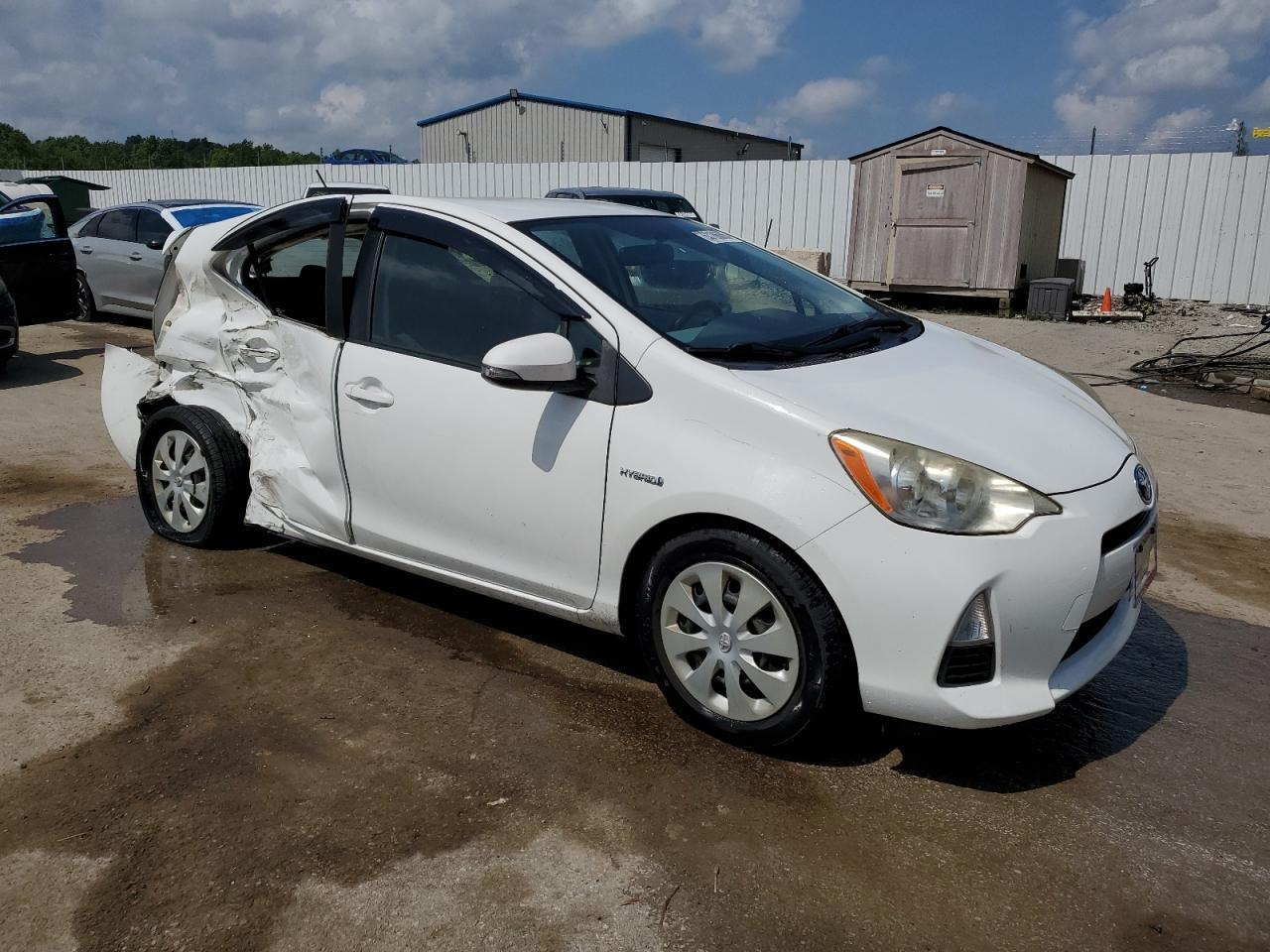 2012 Toyota Prius C - Image 4