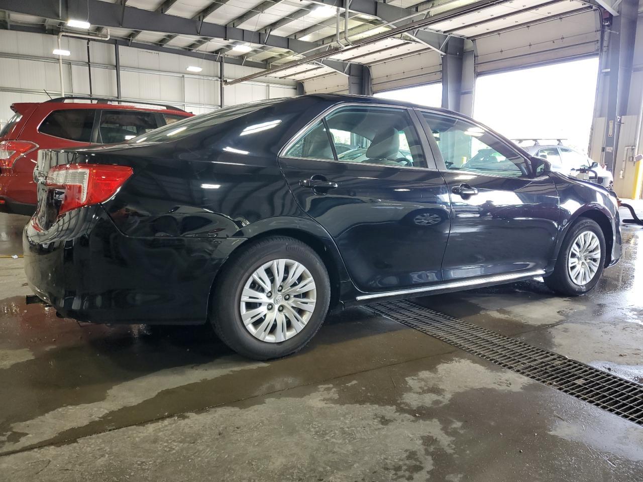2013 Toyota Camry L - Фото 3