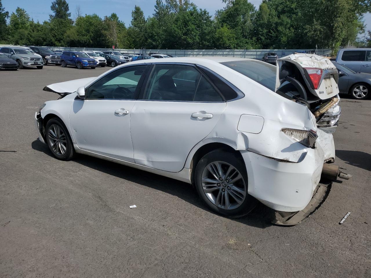 2015 Toyota Camry Le - Фото 2
