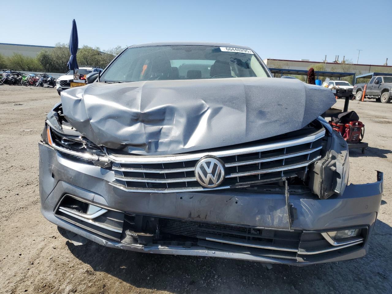 2018 Volkswagen Passat Se - Фото 5