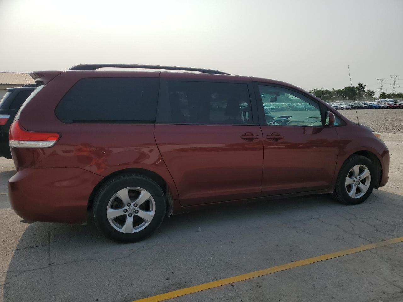 2014 Toyota Sienna Le - Фото 3
