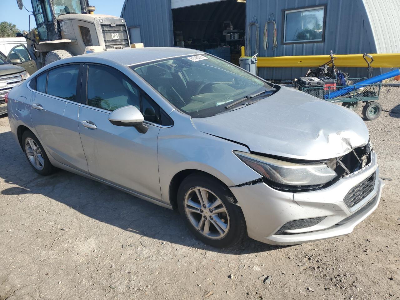 2017 Chevrolet Cruze Lt - Image 4
