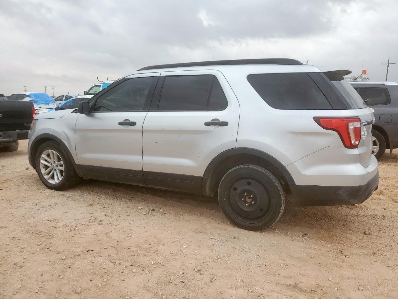 2016 Ford Explorer - Фото 2