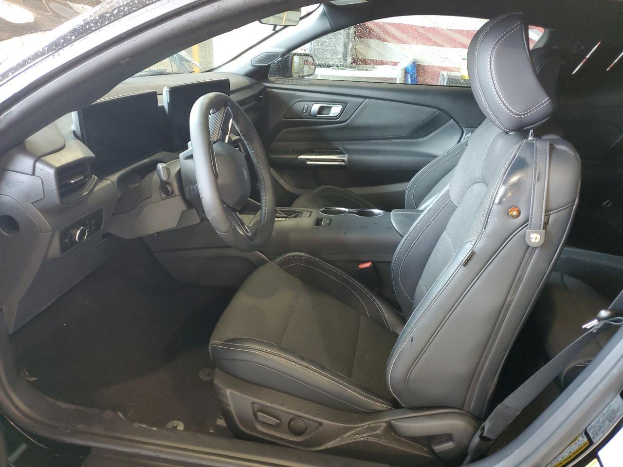 2025 Ford Mustang - Image 7