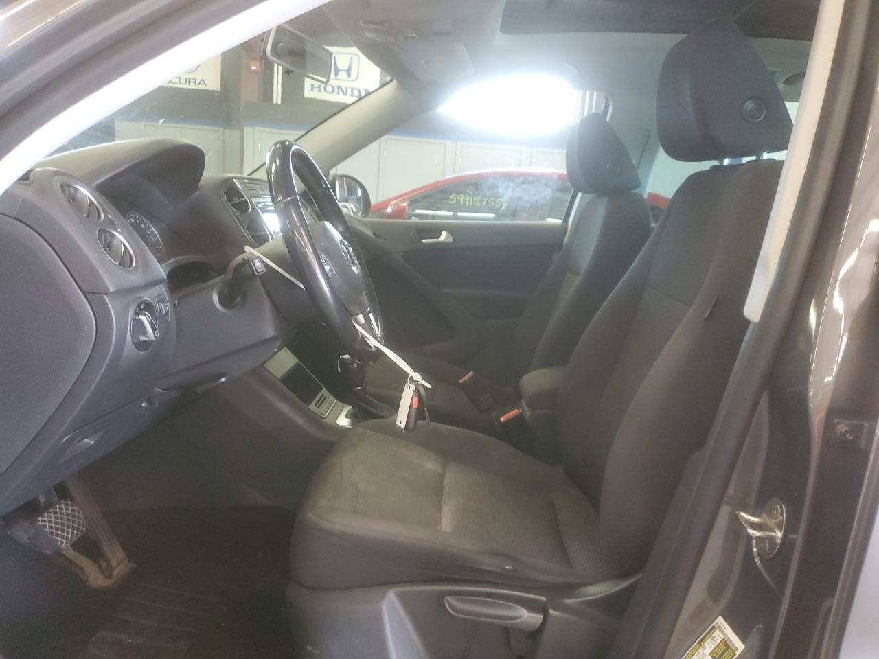 2013 Volkswagen Tiguan S - Image 7