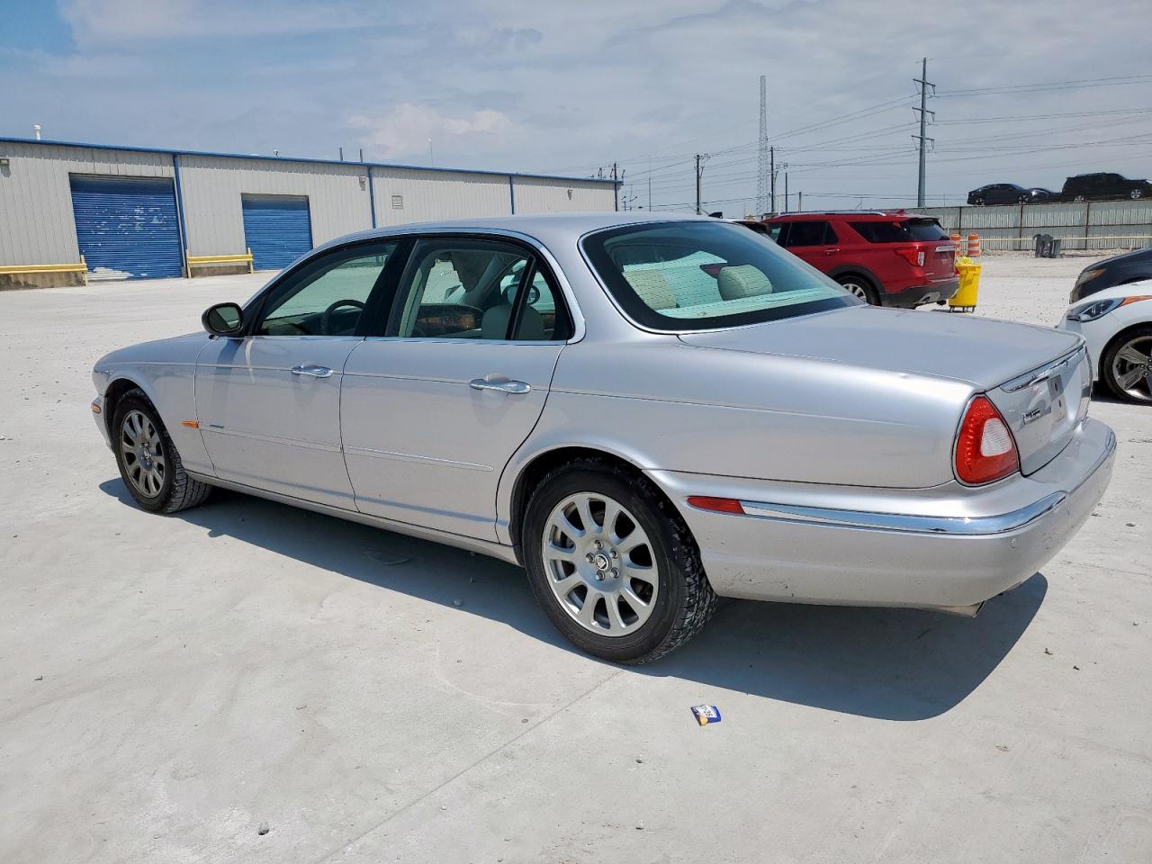 2004 Jaguar Xj8 - Image 2