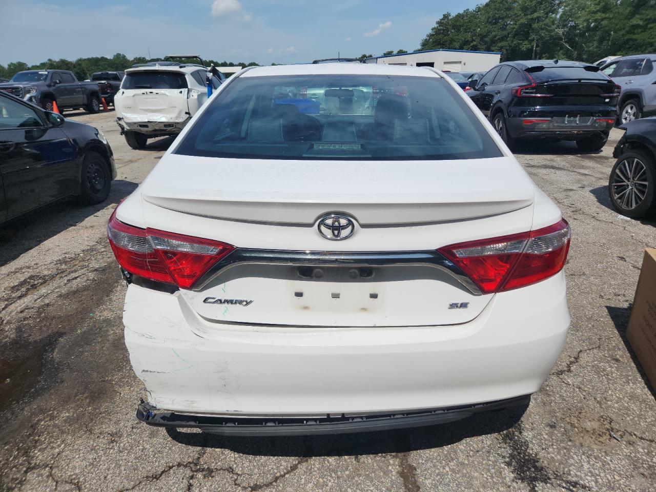 2016 Toyota Camry Le - Фото 6