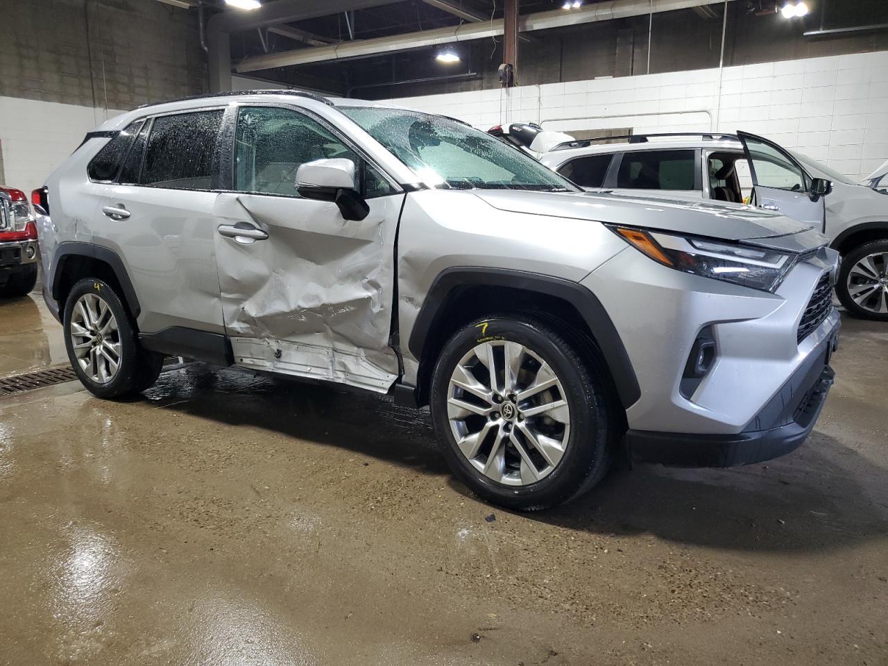 2023 Toyota Rav4 Xle Premium - Image 4
