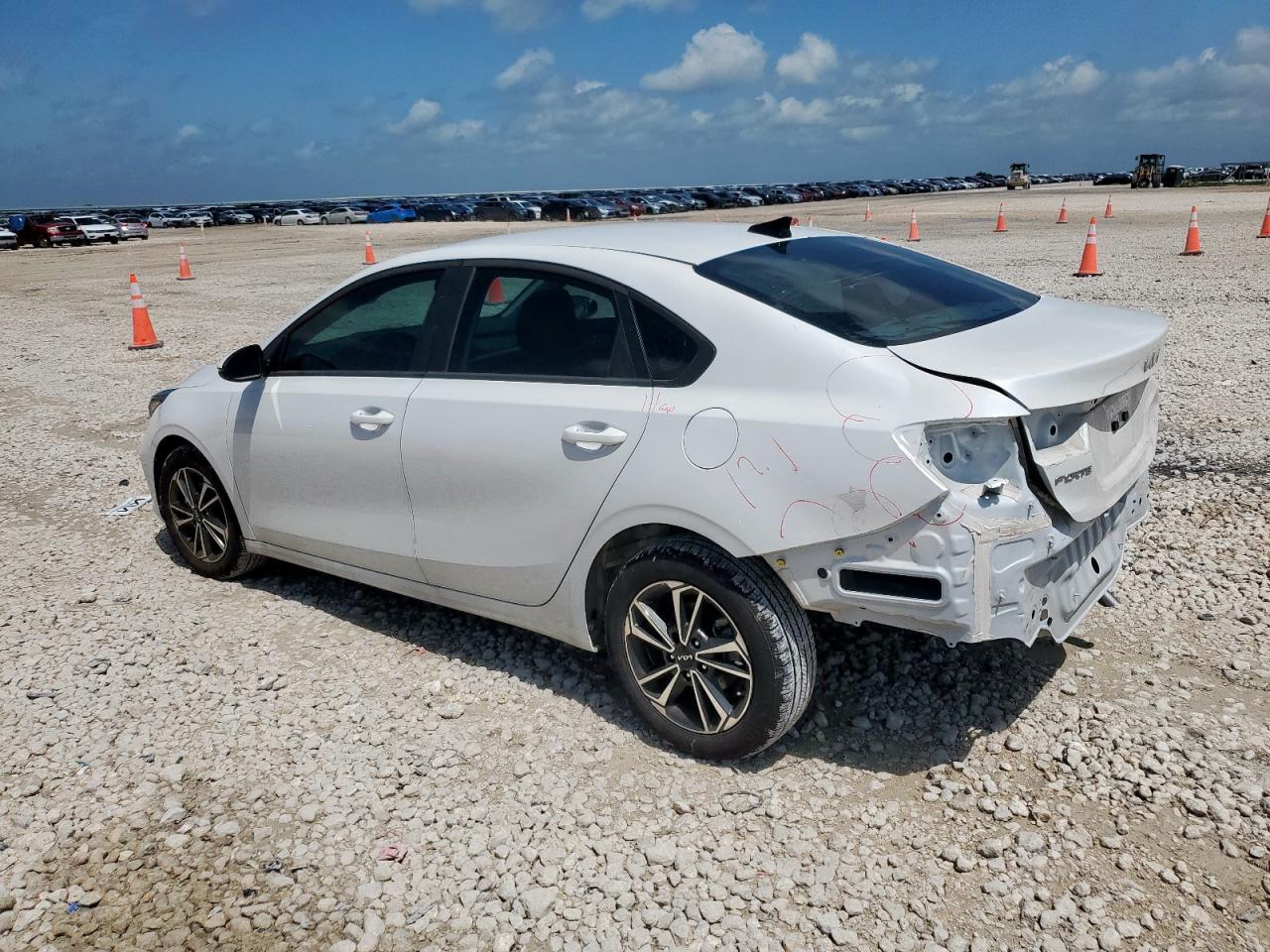 2024 Kia Forte Lx - Фото 2