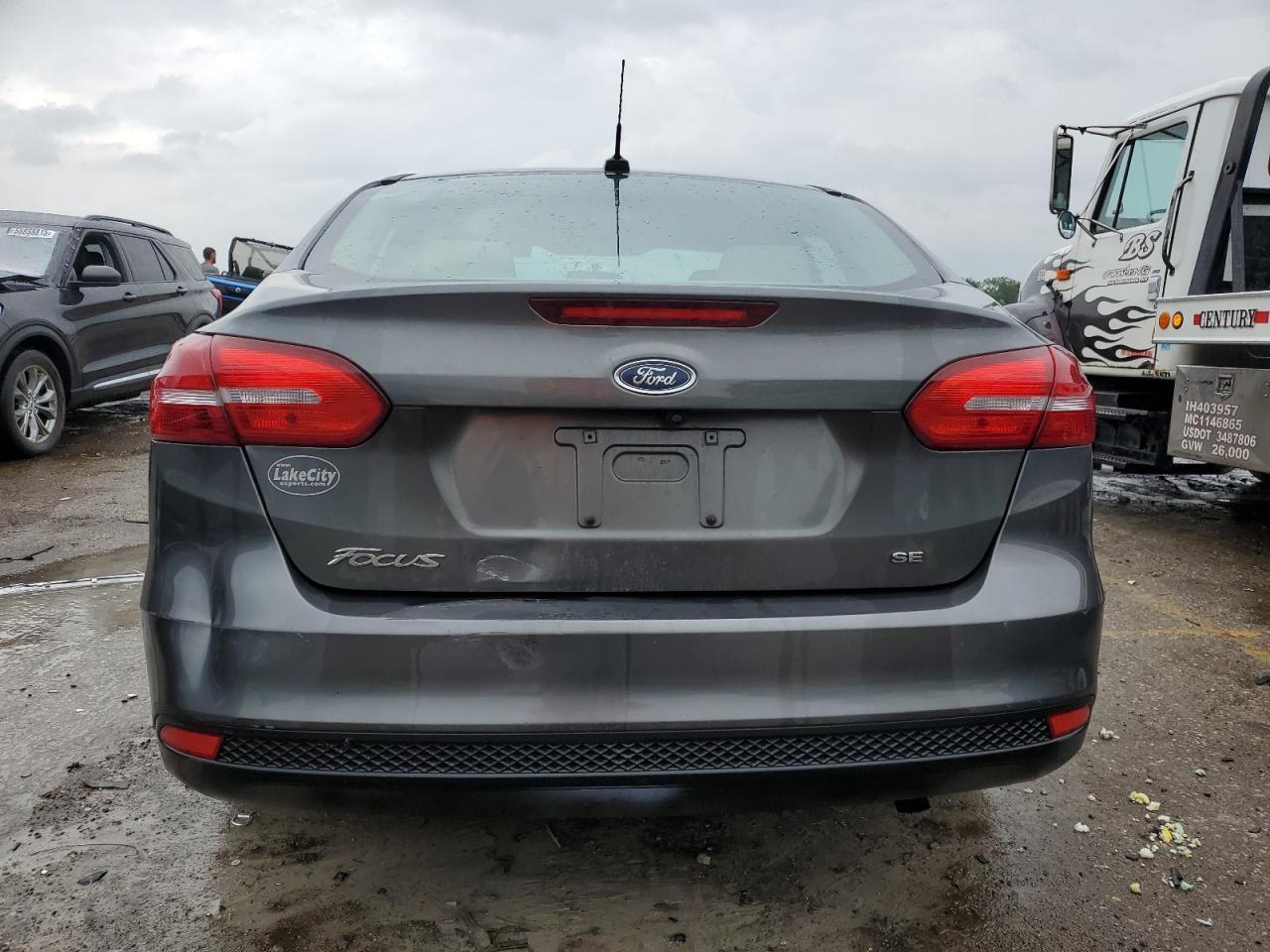 2018 Ford Focus Se - Image 6