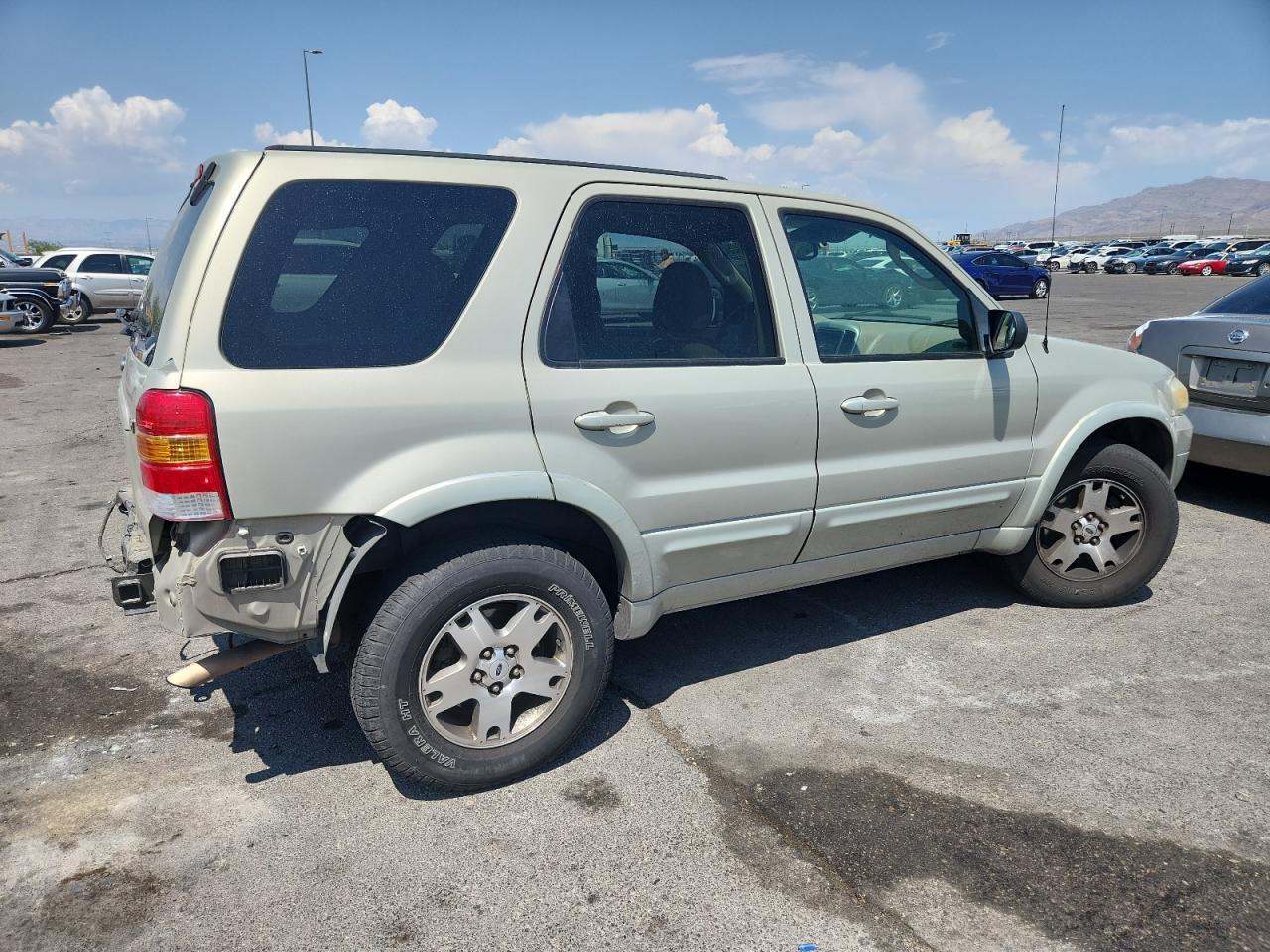 2005 Ford Escape Limited - Image 3