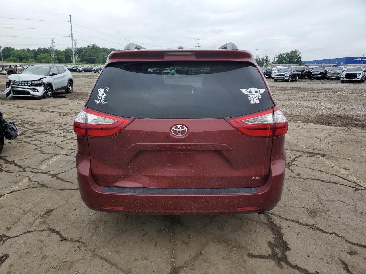 2017 Toyota Sienna Le - Фото 6