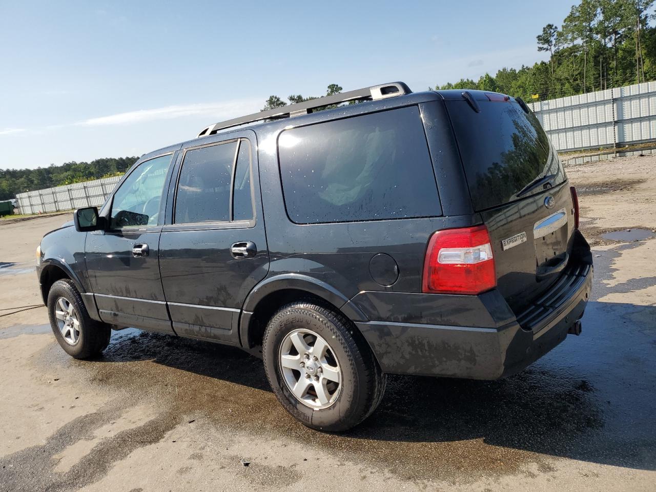 2010 Ford Expedition Xlt - Image 2