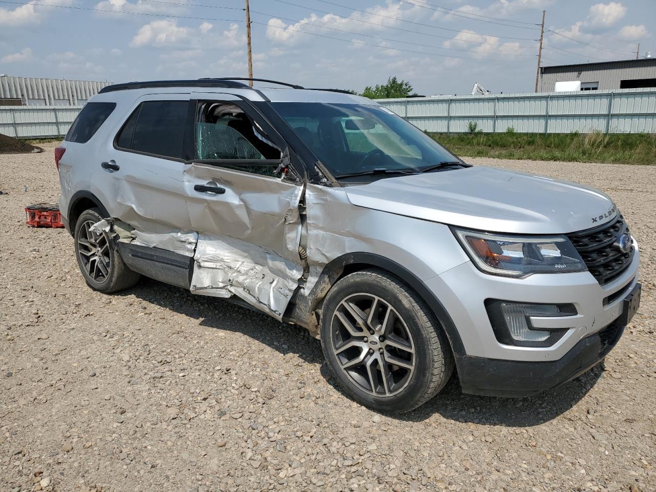 2017 Ford Explorer Sport - Image 4