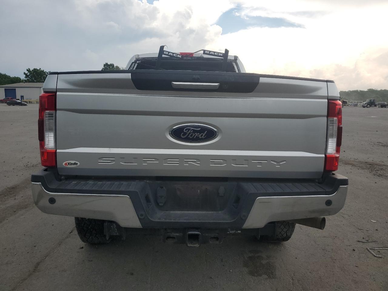 2019 Ford F250 Super Duty - Фото 6