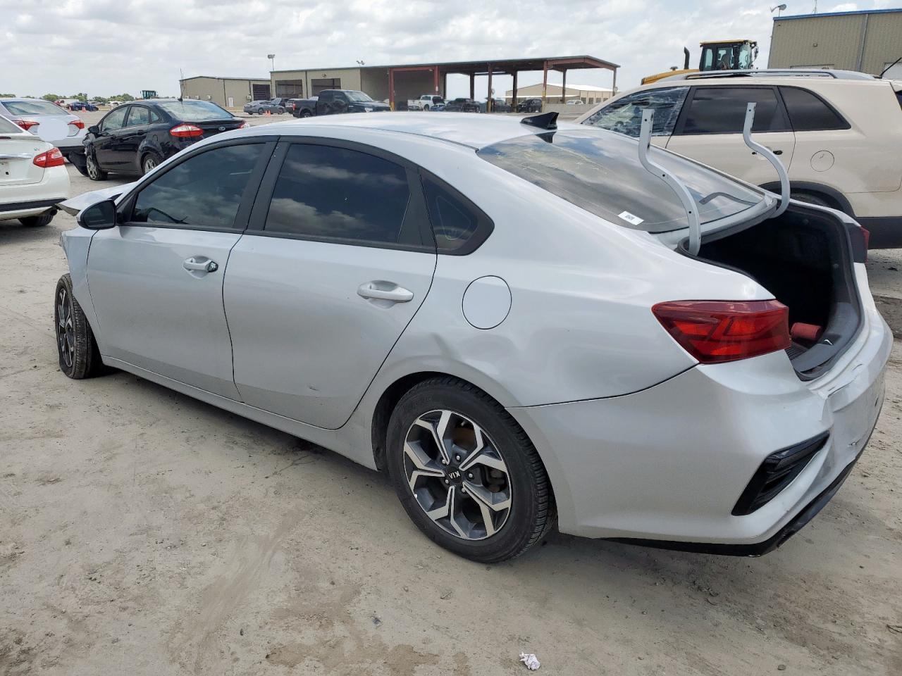 2021 Kia Forte Fe - Фото 2