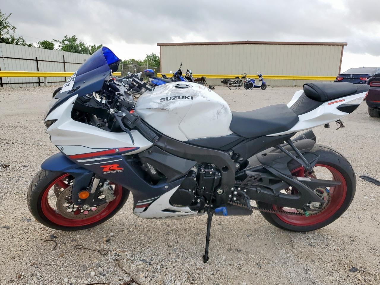2025 Suzuki Gsx-R600 - Фото 3