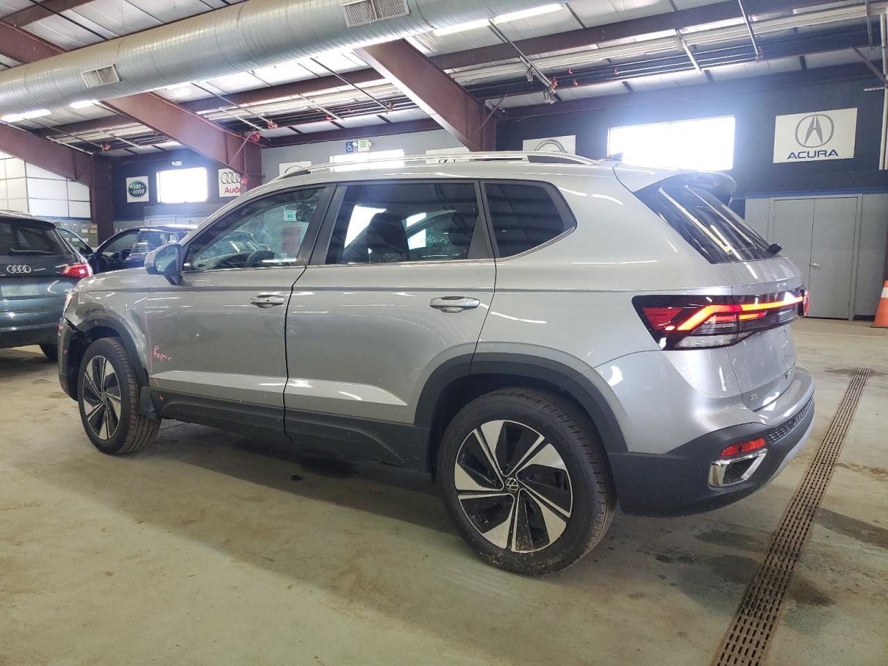 2025 Volkswagen Taos Se - Фото 2