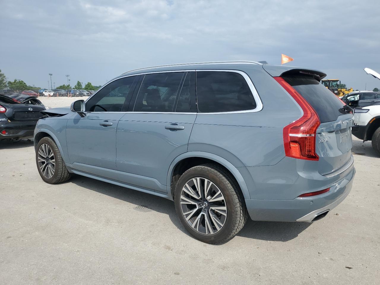 2021 Volvo Xc90 T6 Momentum - Фото 2