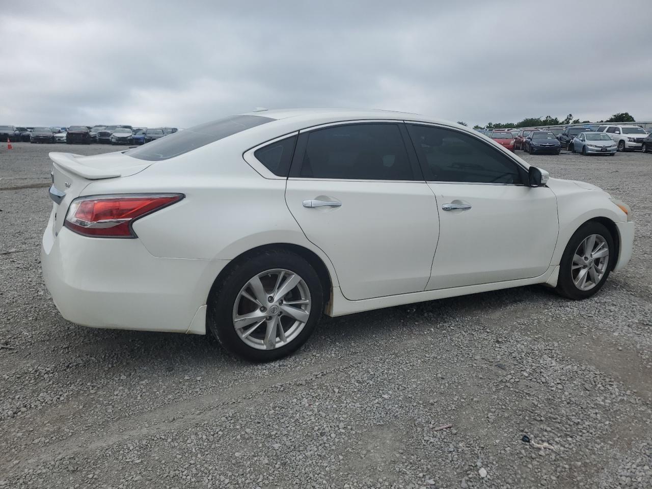 2014 Nissan Altima 2.5 - Image 3