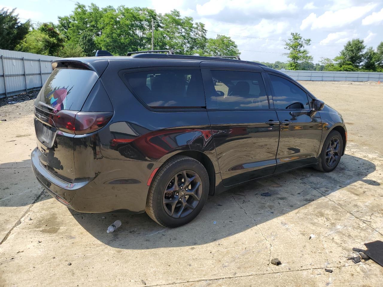 2019 Chrysler Pacifica Touring L - Фото 3