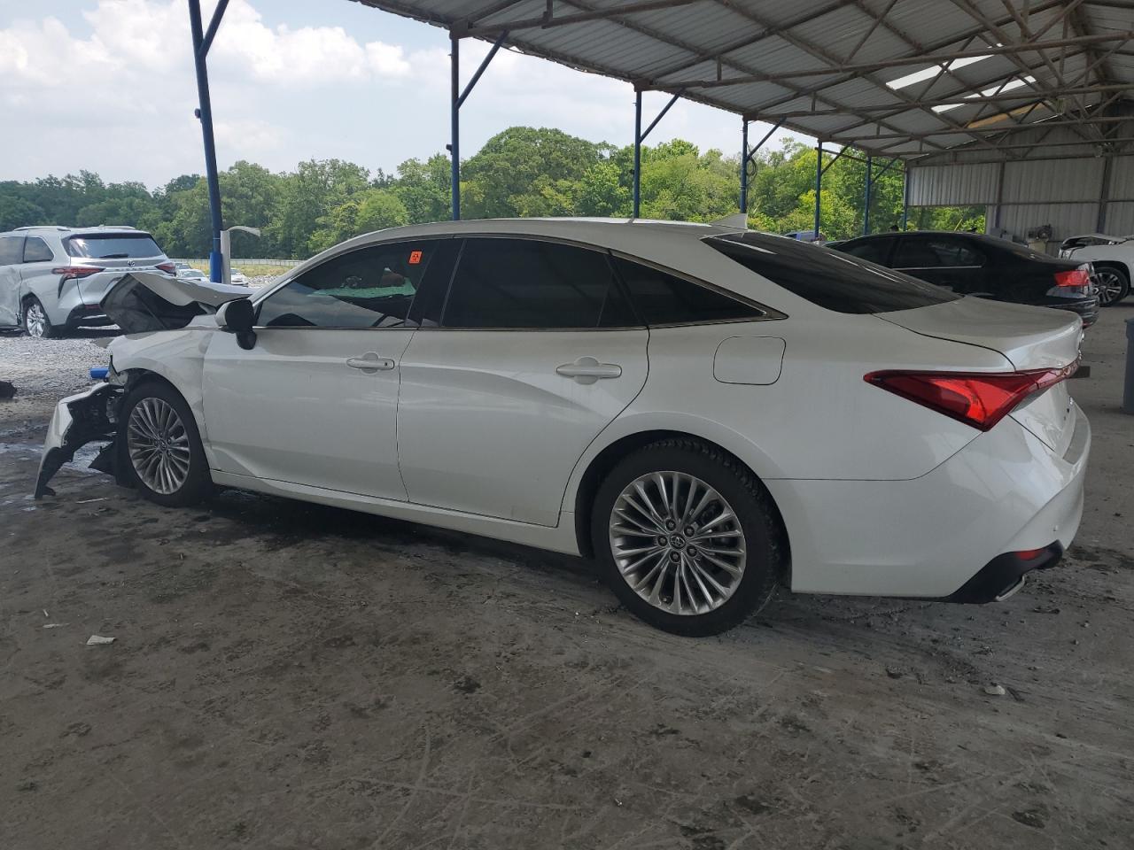2019 Toyota Avalon Xle - Image 2