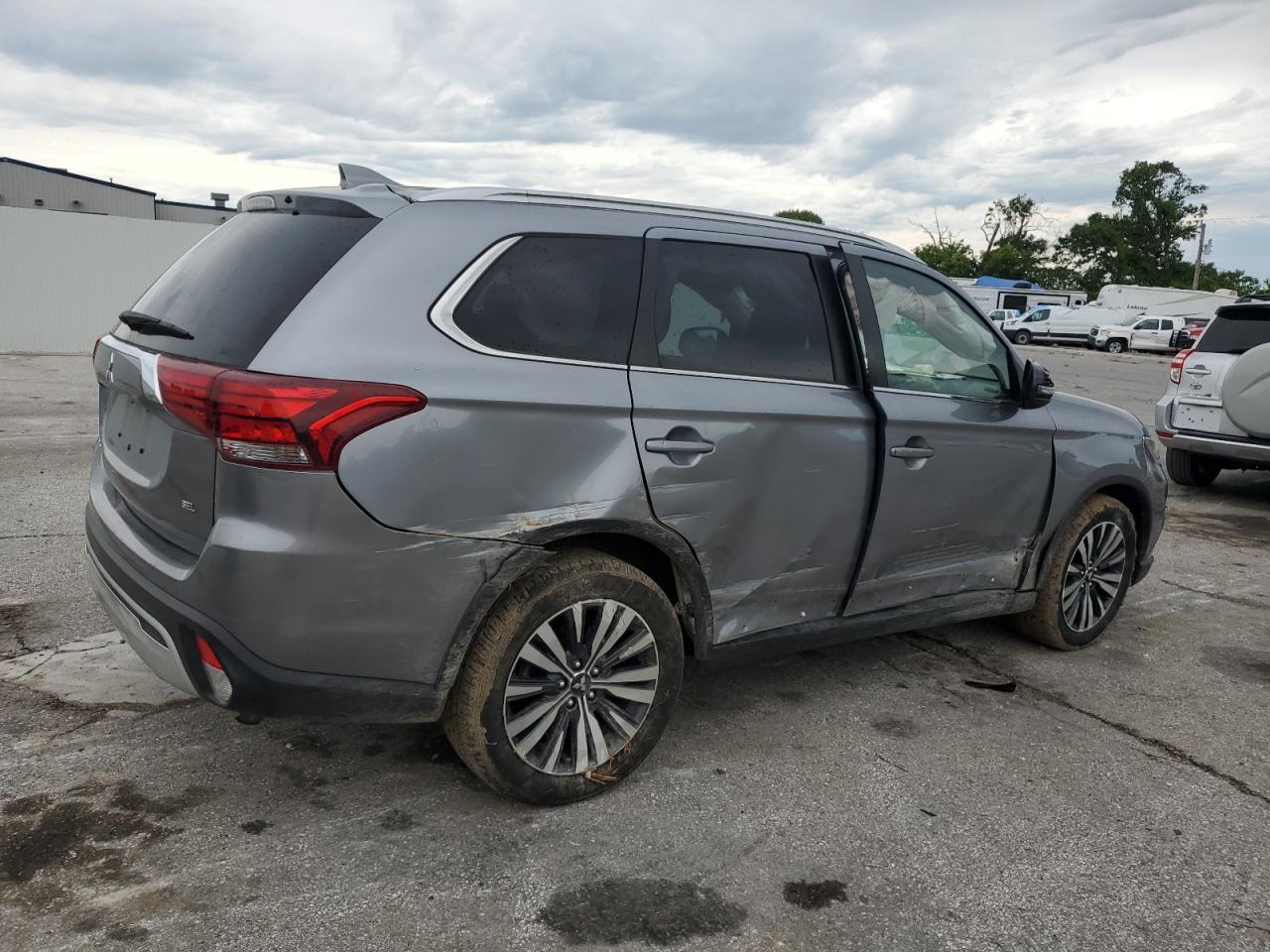 2020 Mitsubishi Outlander Se - Image 3