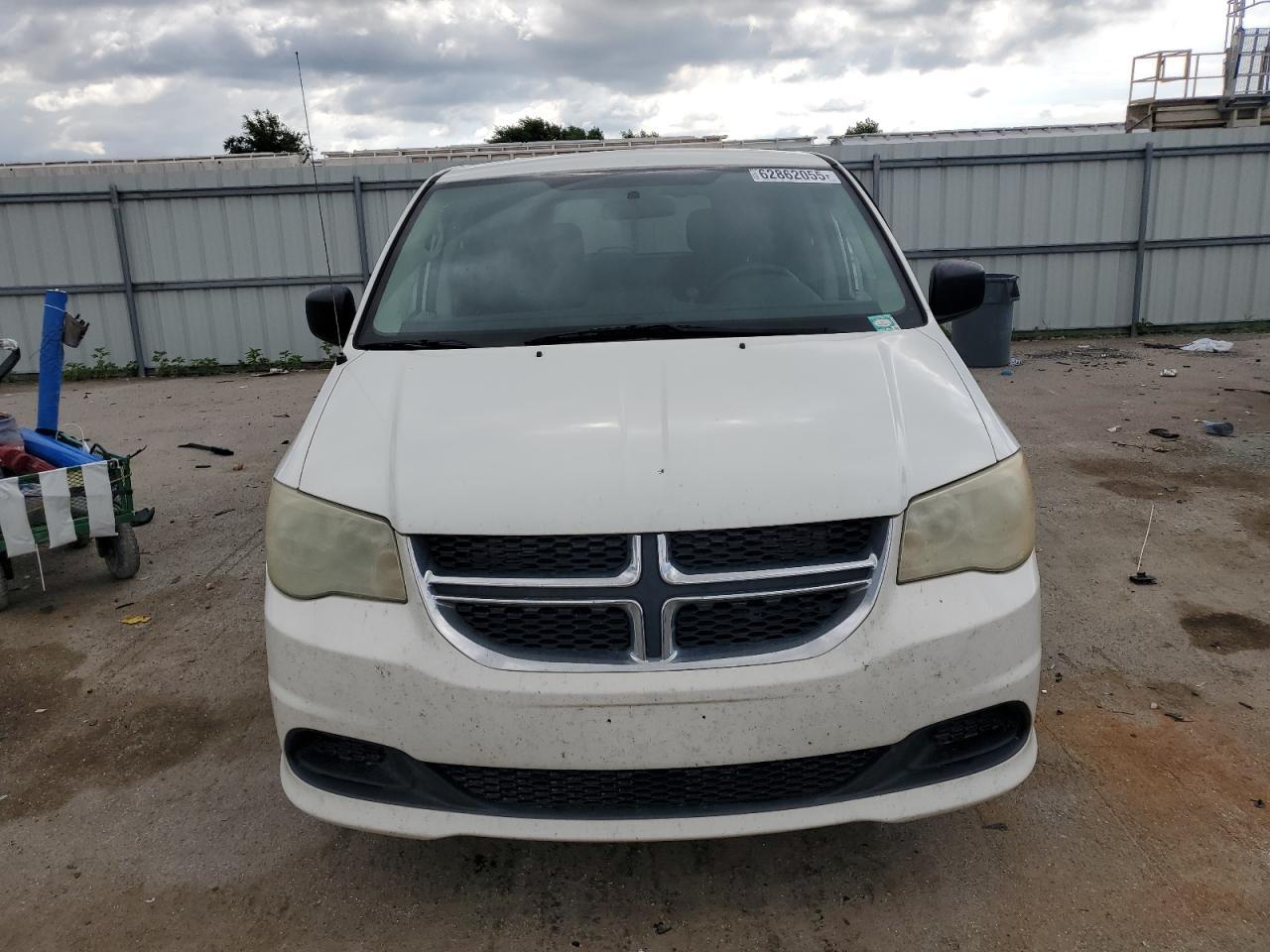 2011 Dodge Grand Caravan Express - Image 5