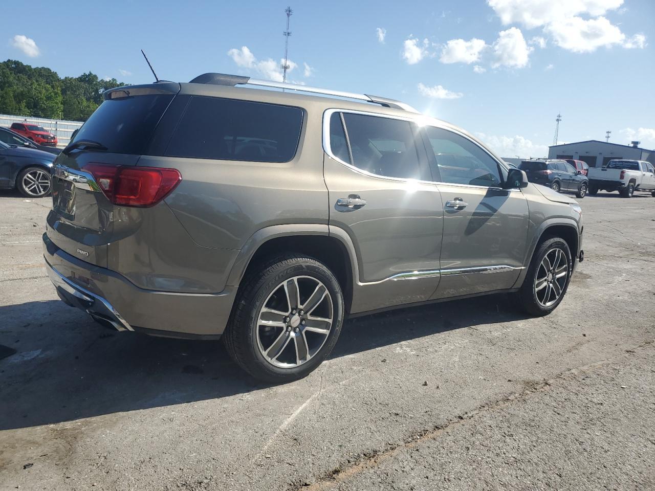 2019 GMC Acadia Denali - Image 3