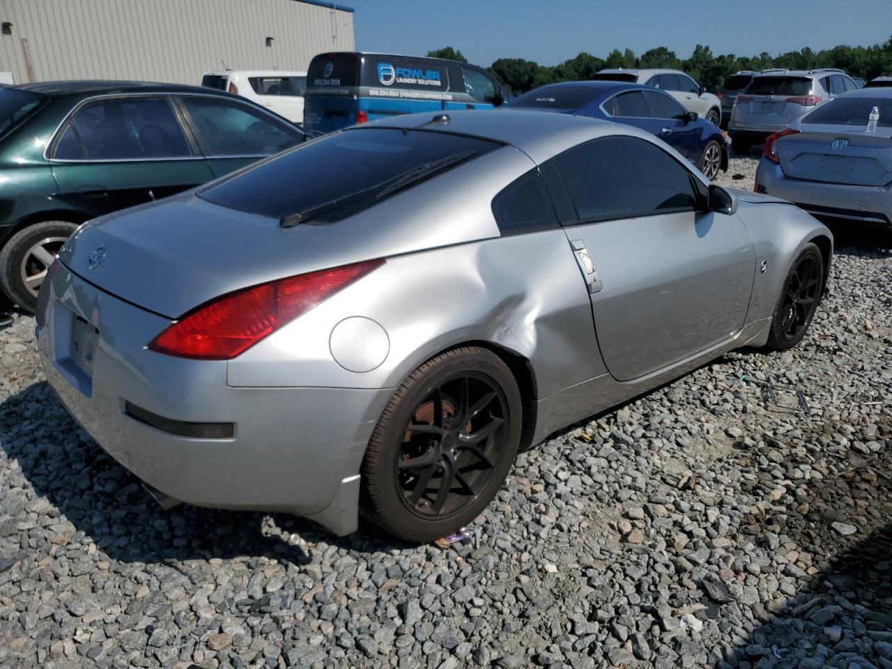 2004 Nissan 350Z Coupe - Image 3