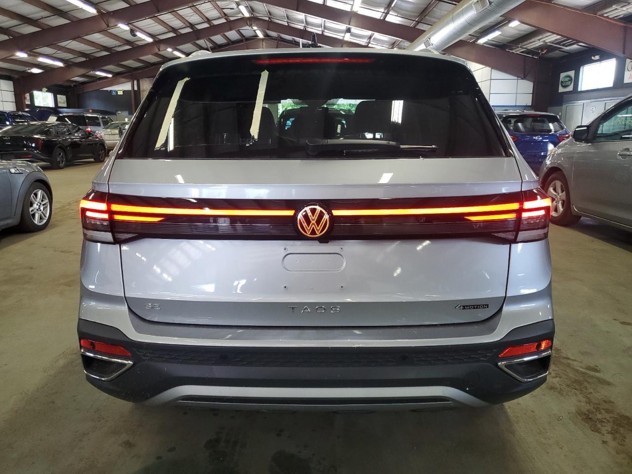 2025 Volkswagen Taos Se - Фото 6